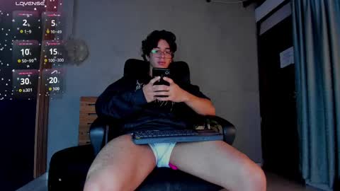 Snapshot of markuss___ chatting on October 9, 2:50 am markuss___ online show from October 9, 2:50 am