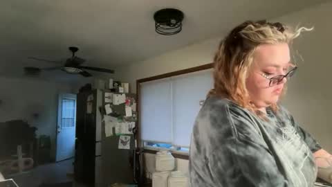 maroon_moon online show from November 15, 10:11 pm