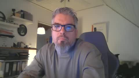 marriedcock1980 online show from December 20, 7:12 am