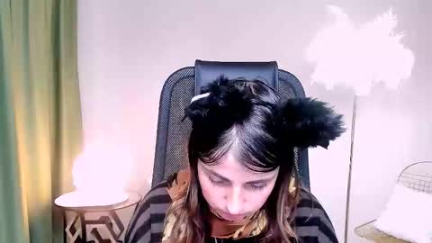 martaedams online show from November 19, 6:35 am