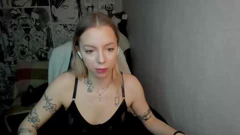 Snapshot of martha_cameron chatting on January 28, 10:23 pm Martha Cameron online show from January 28, 10:23 pm