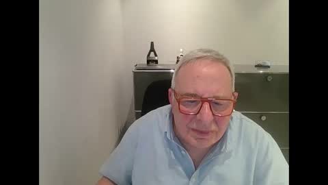 martin_1947 online show from March 3, 9:26 pm