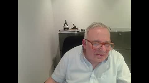 martin_1947 online show from February 23, 11:14 pm