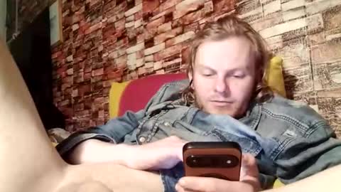 Snapshot of martin_777106841 chatting on October 22, 1:31 am VG online show from October 22, 1:31 am