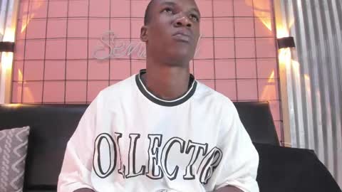 Snapshot of martin_killer chatting on March 12, 7:25 pm Martin online show from March 12, 7:25 pm