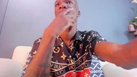 Snapshot of martin_killer chatting on February 8, 1:11 am Martin online show from February 8, 1:11 am