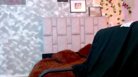 Martina online show from February 5, 6:04 pm