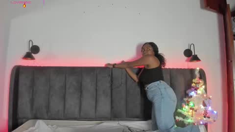 Laura online show from November 23, 8:07 pm