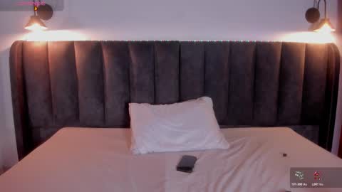 Laura online show from January 10, 9:53 pm