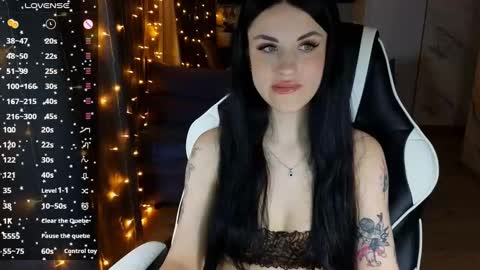 Snapshot of mary___moore chatting on January 24, 1:13 am Maria online show from January 24, 1:13 am