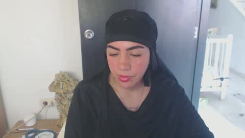 Snapshot of maryam_arabicmilk chatting on March 4, 2:21 pm maryam_arabicmilk online show from March 4, 2:21 pm