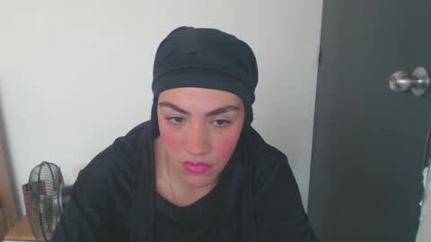 Snapshot of maryam_arabicmilk chatting on December 22, 7:31 pm maryam_arabicmilk online show from December 22, 7:31 pm