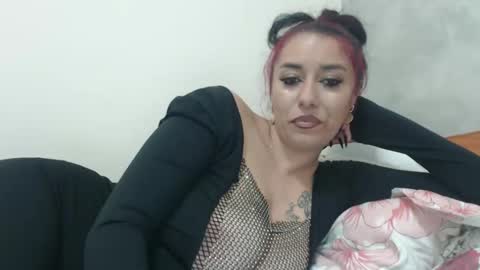 maryem online show from May 3, 12:11 pm