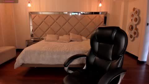  Mary  online show from February 15, 12:48 pm