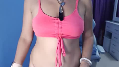 Snapshot of maryline_w chatting on February 5, 5:30 am maryline online show from February 5, 5:30 am