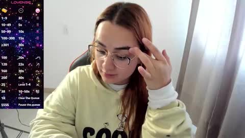 Dulce Maria online show from November 6, 5:16 pm