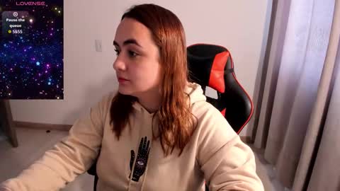 Dulce Maria online show from February 25, 6:55 pm