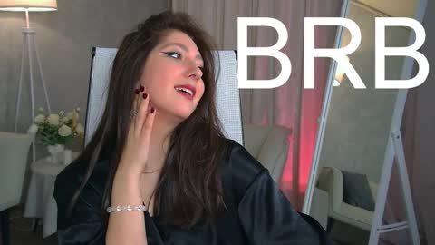 Mary Miller online show from October 25, 12:17 pm