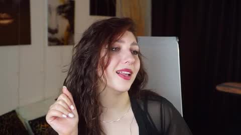 Mary Miller online show from November 27, 10:56 am