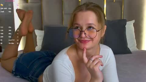 Snapshot of maryparks chatting on October 17, 5:17 pm Mary online show from October 17, 5:17 pm