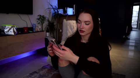 Marina online show from November 26, 2:03 pm