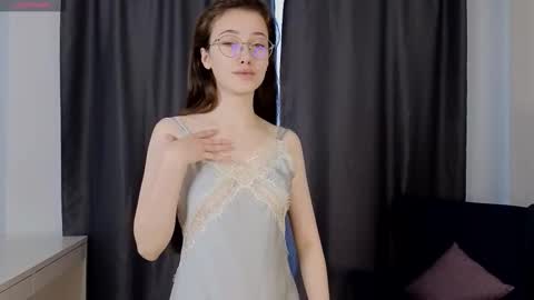 Hi Im Olivia Im new here3 online show from February 28, 3:43 am