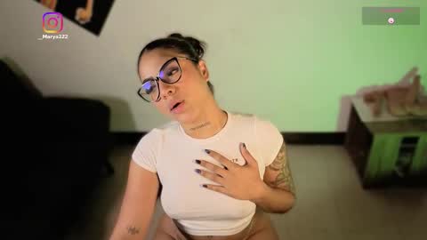 maryybellax online show from January 31, 11:02 pm