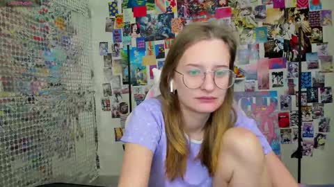 Snapshot of maryyy_may chatting on October 3, 7:44 pm maryyy_may online show from October 3, 7:44 pm