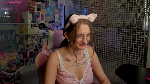 Snapshot of maryyy_may chatting on September 15, 4:41 pm maryyy_may online show from September 15, 4:41 pm
