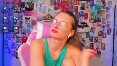 Snapshot of maryyy_may chatting on October 18, 6:45 pm maryyy_may online show from October 18, 6:45 pm