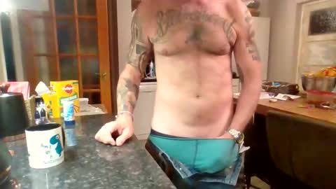 Masked Masturbation Couple online show from November 24, 7:07 am