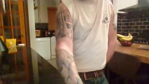 Masked Masturbation Couple online show from December 5, 11:34 pm