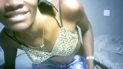 maskgang001 online show from March 6, 4:33 am