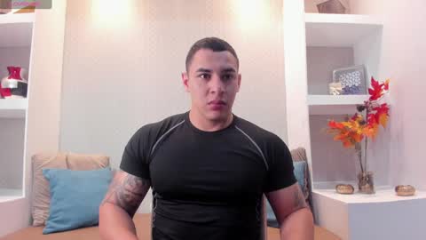 Snapshot of massimocontie_ chatting on January 20, 12:49 pm Massimo Contie online show from January 20, 12:49 pm