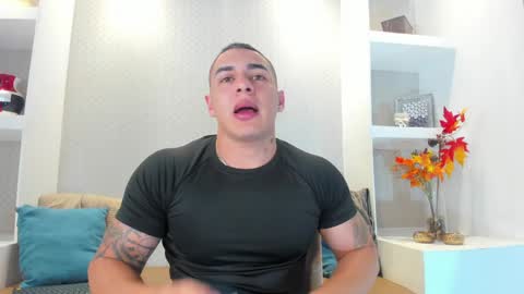 Snapshot of massimocontie_ chatting on January 23, 11:37 am Massimo Contie online show from January 23, 11:37 am
