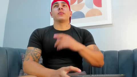Snapshot of massimocontie_ chatting on September 12, 9:50 pm Massimo Contie online show from September 12, 9:50 pm