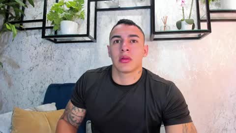 Snapshot of massimocontie_ chatting on March 1, 2:02 pm Massimo Contie online show from March 1, 2:02 pm