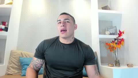 Snapshot of massimocontie_ chatting on January 18, 12:36 pm Massimo Contie online show from January 18, 12:36 pm