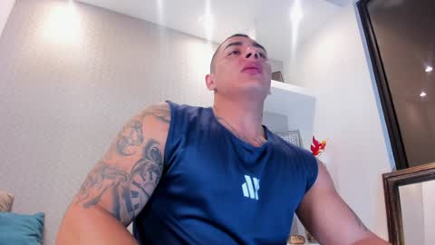 Snapshot of massimocontie_ chatting on January 15, 1:20 pm Massimo Contie online show from January 15, 1:20 pm