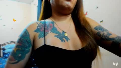 Snapshot of massivecockcum chatting on January 13, 5:33 pm kimmy online show from January 13, 5:33 pm