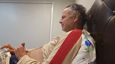 Snapshot of master398 chatting on October 27, 10:37 am Erix online show from October 27, 10:37 am