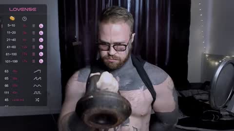 Snapshot of master_oil chatting on January 27, 8:18 am Huge Alex online show from January 27, 8:18 am