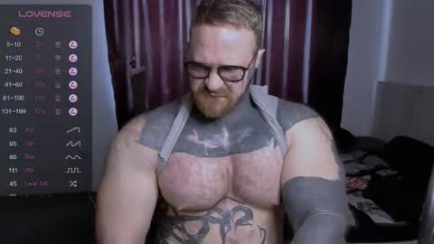 Snapshot of master_oil chatting on March 11, 6:41 am Huge Alex online show from March 11, 6:41 am