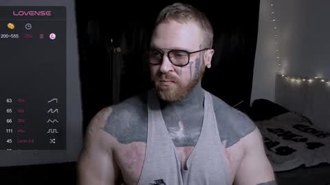 Snapshot of master_oil chatting on December 31, 7:40 pm Huge Alex online show from December 31, 7:40 pm