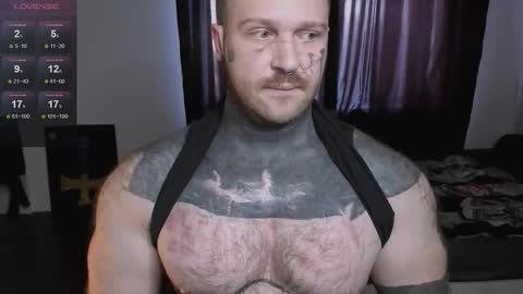 Snapshot of master_oil chatting on September 22, 11:47 am Huge Alex online show from September 22, 11:47 am