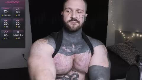 Snapshot of master_oil chatting on October 18, 8:46 pm Huge Alex online show from October 18, 8:46 pm