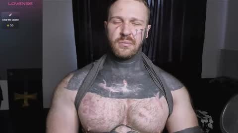 Snapshot of master_oil chatting on October 6, 5:36 am Huge Alex online show from October 6, 5:36 am