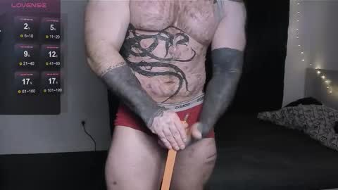 Snapshot of master_oil chatting on October 28, 5:47 pm Huge Alex online show from October 28, 5:47 pm