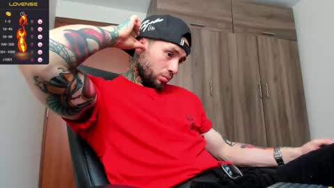 steven  online show from December 22, 4:47 pm