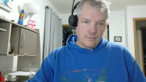 Snapshot of master_thorn chatting on February 17, 9:24 am Master Thorn online show from February 17, 9:24 am